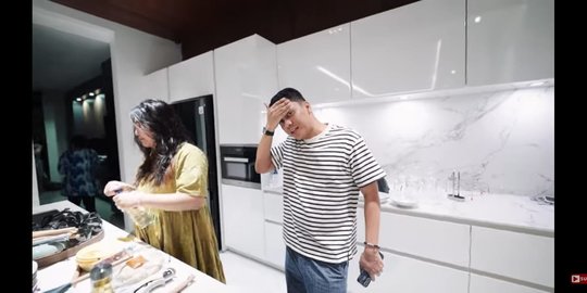 5 Potret Rumah Baru 'Gubernur Bintaro' Arief Muhammad, Mewah Banget Ada Liftnya