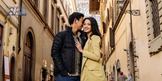 6 Potret Belva dan Sabrina Bulan Madu di Florence Italia, Romantis Banget