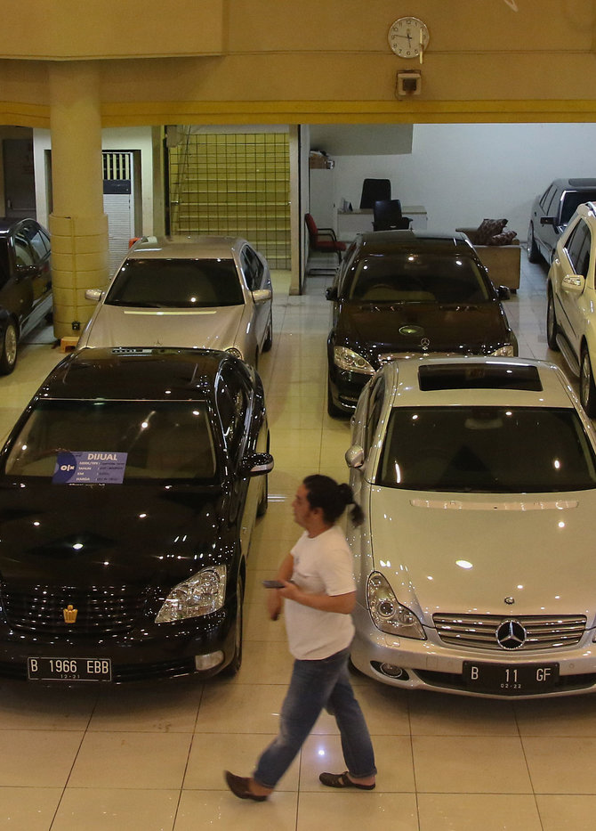 penurunan level ppkm dongkrak penjualan mobil bekas
