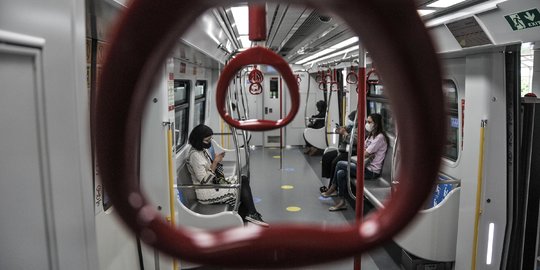 Aturan Buka Puasa di MRT dan TransJakarta