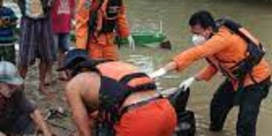 Jenazah Perempuan Mengapung di Sungai Brantas, Tangan Terikat dan Perutnya Luka Parah