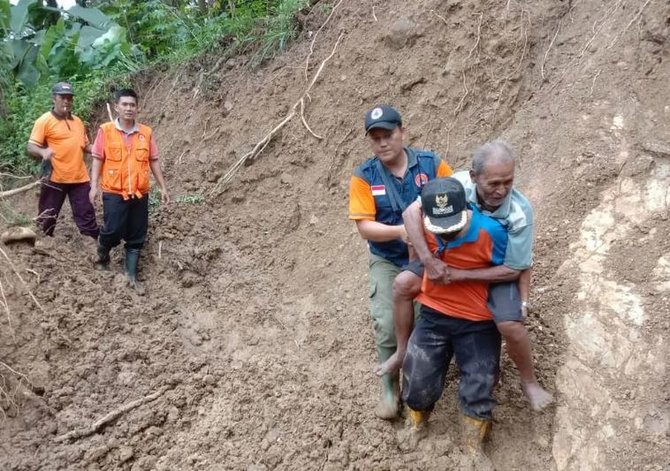 longsor di desa kutabima cilacap