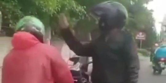 Polisi Usut Video Viral Driver Ojol Dipukul Diduga Anggota Polantas di Jakbar