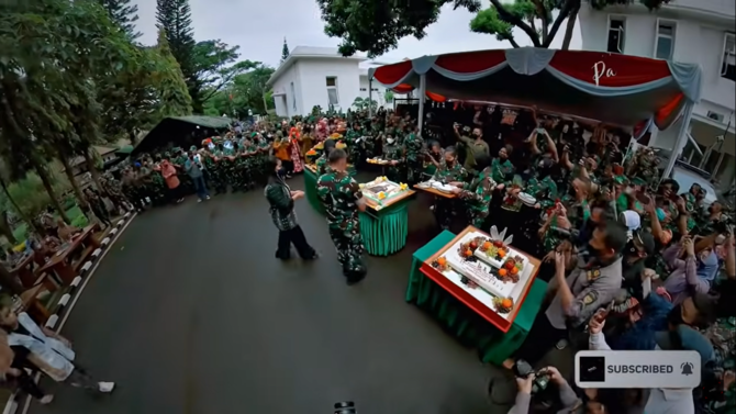 pelukan hangat mayjen kunto arief dengan sang ayah