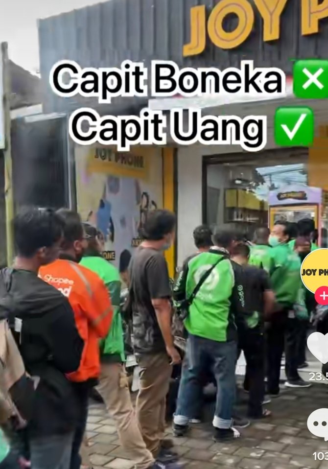 viral driver ojol antre main mesin capit heboh saat dapat uang