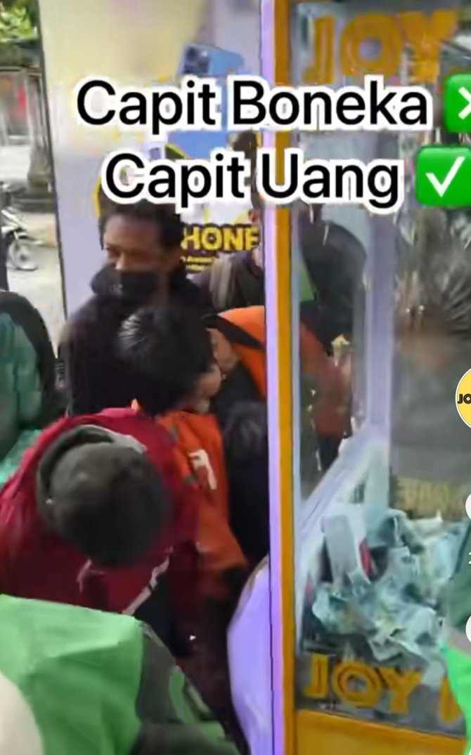 viral driver ojol antre main mesin capit heboh saat dapat uang