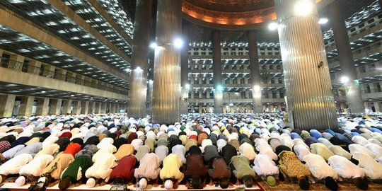 Bacaan Bilal Sholat Tarawih Lengkap Arab dan Latinnya