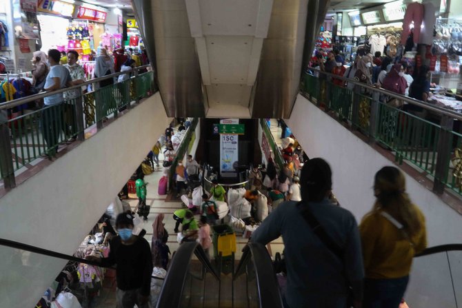 pasar tanah abang jelang ramadan