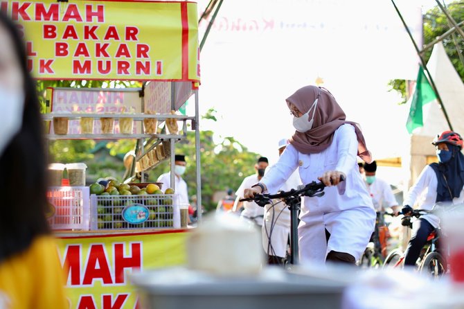 bupati banyuwangi keliling pasar takjil