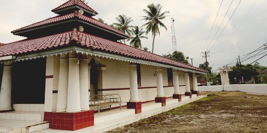 Kisah Unik Masjid Caringin di Pandeglang, Tiangnya dari Satu Pohon Dibelah Empat