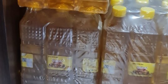 Polisi Sita 97,2 Liter Minyak Goreng Tanpa Izin Edar di Kendal