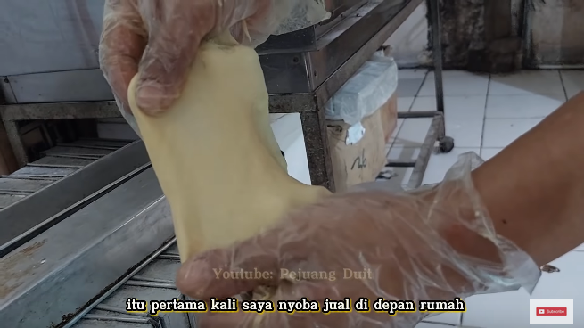 kisah inspiratif pemilik toko pizza erlan radiansyah