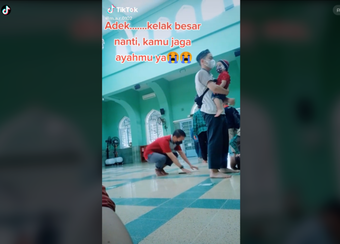 bukti kasih sayang ayah ke anak