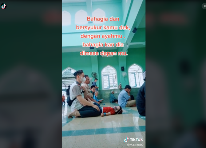 bukti kasih sayang ayah ke anak