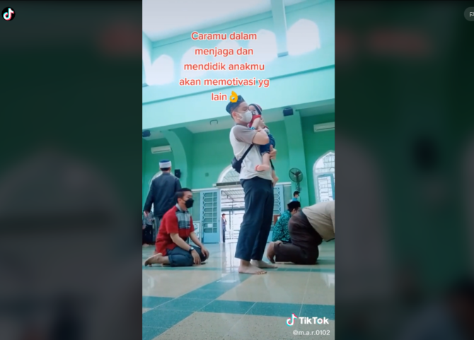 bukti kasih sayang ayah ke anak