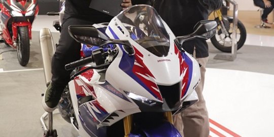 Ini Pembeli Moge Honda CBR1000RR-R SP Fireblade Edisi 30th, Hanya Satu di Indonesia!