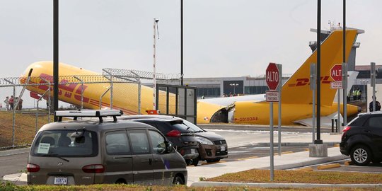 Pesawat Kargo DHL Patah Usai Tergelincir di Kosta Rika