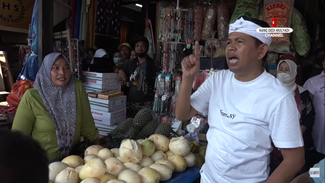 pedagang jual belikan lapak di pasar rp45 juta