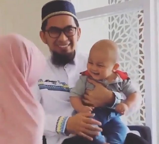 kiano dan ustadz adi hidayat