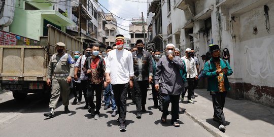 Potret Keakraban Ganjar-Bobby saat Safari Ramadan di Medan