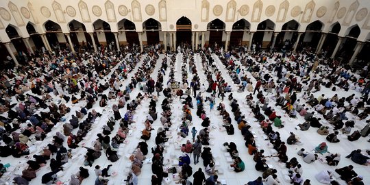 Semarak Buka Puasa Bersama di Masjid Al Azhar Kairo