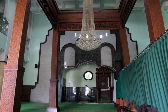 pesantren bungkuk dan empat pilar masjid peninggalan abad 18