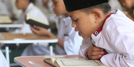 Semangat Santri Usia Belasan Tahun Berlomba Mengkhatamkan Alquran