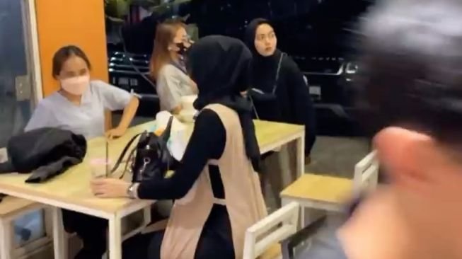 ibnu jamil jajal usaha nasi goreng 039gerobak039 intip potretnya