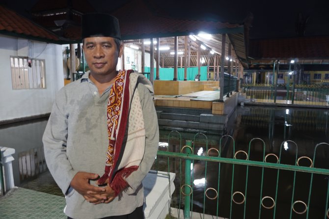 potret suasana ramadan di masjid pathok negoro plosokuning