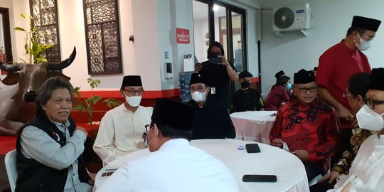 Cak Nun Hadiri Buka Puasa dan Ngaji PDIP, Undangan Langsung dari Megawati