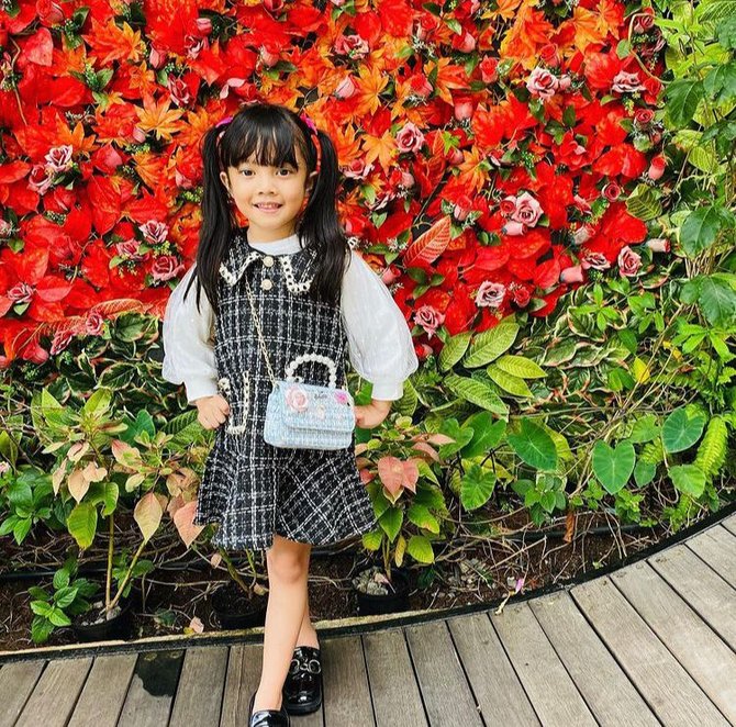 dominique regina tambunan