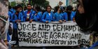 Geruduk Gedung DPR, Massa Mahasiswa Bentangkan Spanduk Kritikan