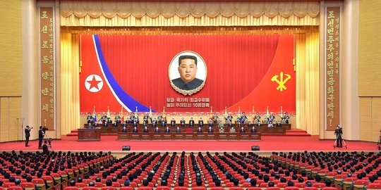 Kim Jong-un Banjir Pujian Saat Perayaan 10 Tahun Memimpin Korea Utara