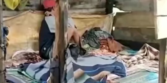 Viral Video Bocah Menangisi Ayah yang Meninggal Dunia di Gubuk