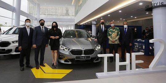 BMW Indonesia Resmikan Diler Terlengkap Pertama di Pekanbaru, Riau