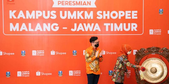 Dukung Digitalisasi Bisnis Kecil, Khofifah Resmikan Kampus UMKM Shopee