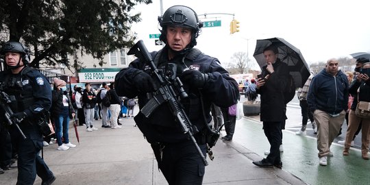 Penembakan Brutal di Stasiun Kereta New York, 16 Terluka