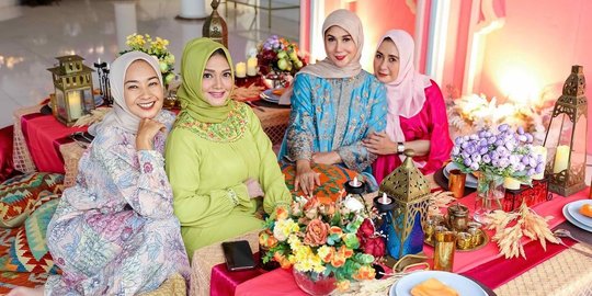 Potret Bella Saphira Berhijab di Acara Bukber, Netizen 'Masyaallah Cantik Banget'