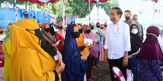 Jokowi Pesan ke Penerima Bansos di Cirebon: Untuk Modal Usaha, Jangan Beli HP