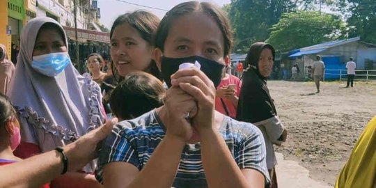 Momen Ibu di Cirebon Blak-Blakan Minta Bantuan Uang Tunai ke Presiden Jokowi