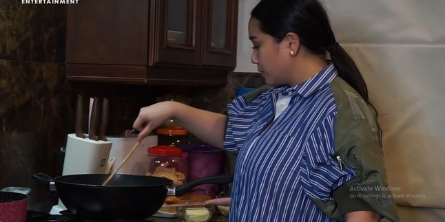 datang ke rumah aurel ini momen nagita slavina masak sahur bareng