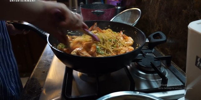 datang ke rumah aurel ini momen nagita slavina masak sahur bareng