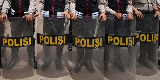 Empat Polisi Terluka saat Ricuh Demo 11 April di Makassar