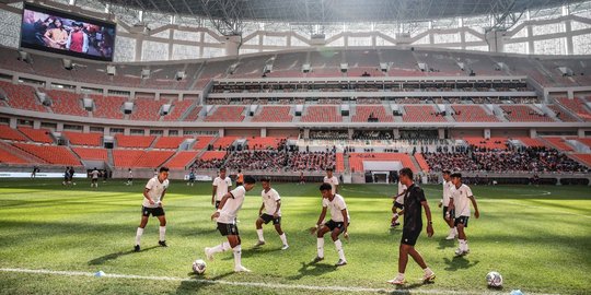 Melihat Kemegahan Stadion JIS Perdana Dipakai untuk Pertandingan