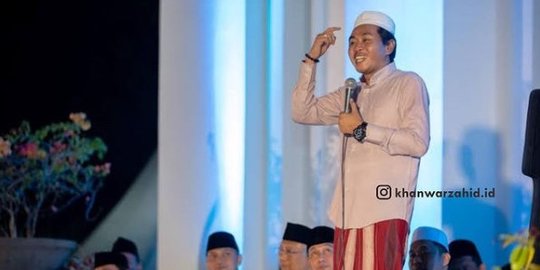 25 Kata-Kata Mutiara KH. Anwar Zahid, Penuh Makna dan Menyejukkan Hati