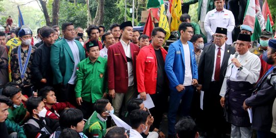 Demo Tolak Kenaikan PPN dan Harga BBM di Medan, Gubernur Sumut Temui Mahasiswa