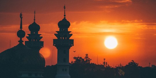 Amalan Malam Lailatul Qadar beserta Keutamaan dan Cara Mendapatkannya