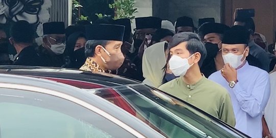 Tolak Presiden Tiga Periode, Gibran Telepon Jokowi