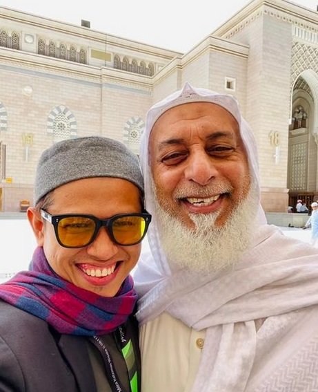 jemaah umrah bertemu ayah syekh ali jaber