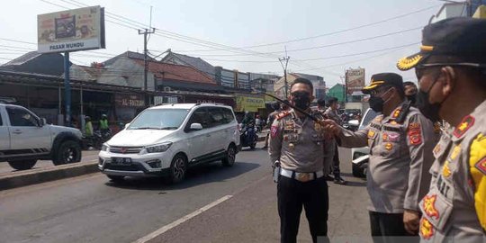 Amankan Arus Mudik, Polres Cirebon Pelototi 3 Pasar & Tertibkan Parkir Liar